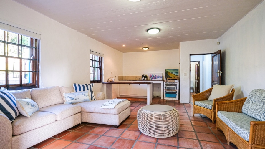 6 Bedroom Property for Sale in Kingfisher Creek Western Cape